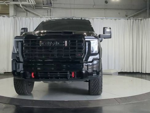 Used 2025 GMC Sierra 2500 AT4X AWD/4WD image 3
