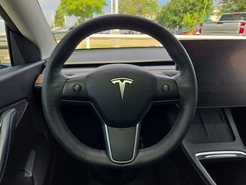 Used 2022 Tesla Model Y Long Range AWD/4WD image 20