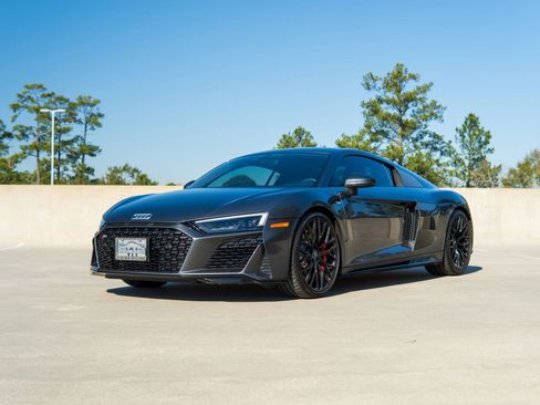 Used 2020 Audi R8 V10 w/ Carbon Exterior Package image 4