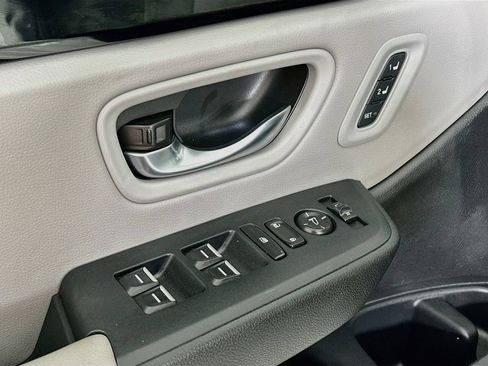 Used 2025 Honda Pilot Touring image 21