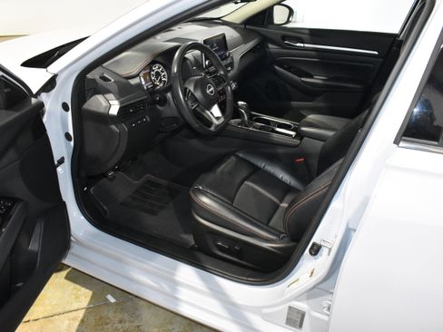 Used 2024 Nissan Altima 2.5 SR FWD image 22