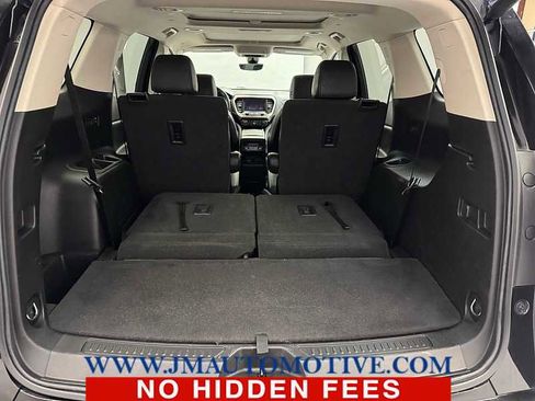 Used 2021 GMC Acadia Denali w/ Denali Ultimate Package AWD/4WD image 19