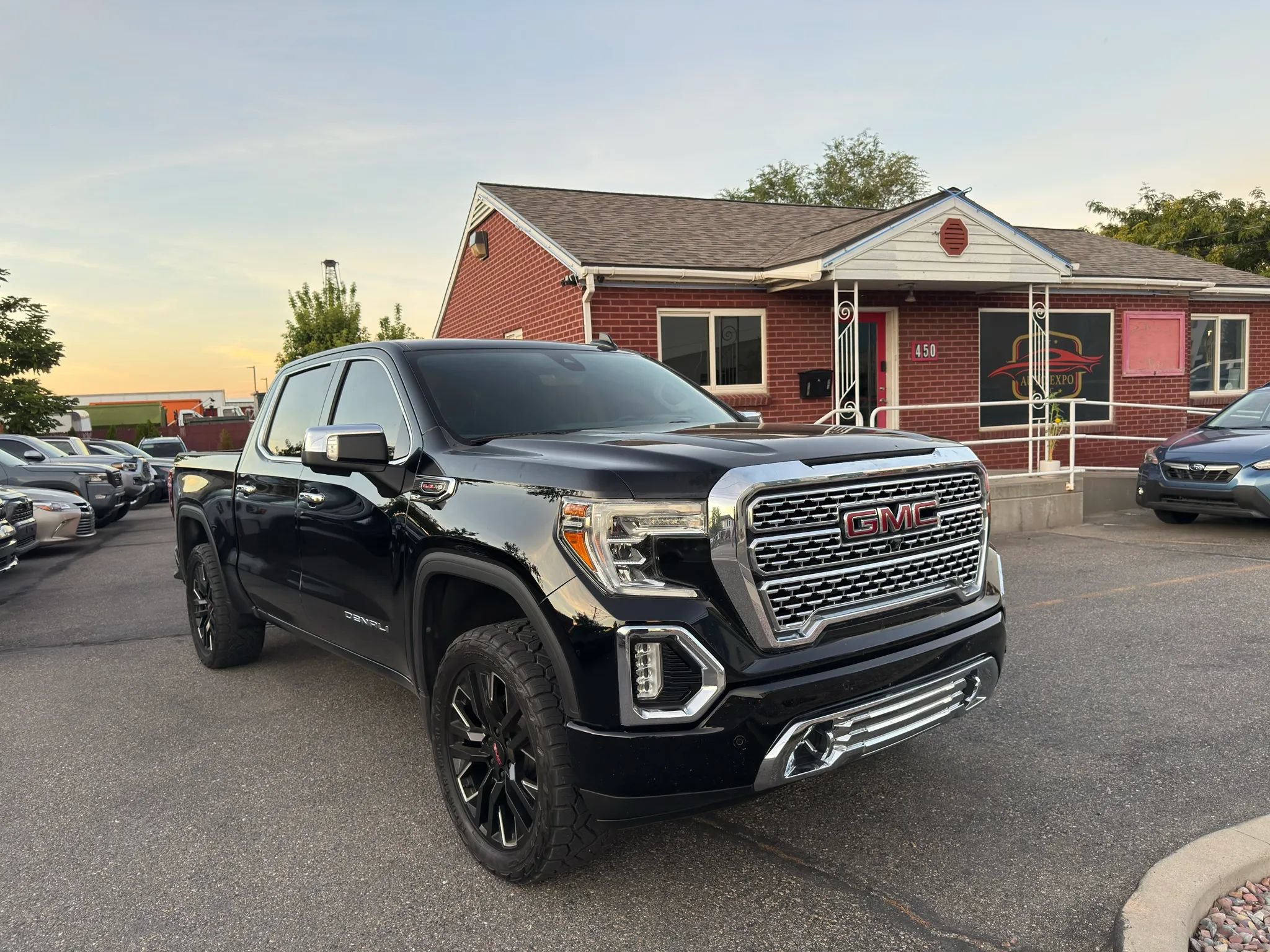 Used 2020 GMC Sierra 1500 Denali w/ Technology Package AWD/4WD image 3
