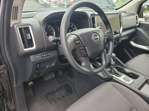 Used 2026 Nissan Frontier SV AWD/4WD image 3
