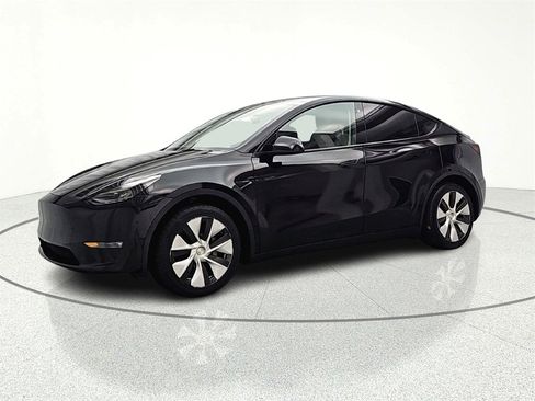 Used 2023 Tesla Model Y Long Range image 5