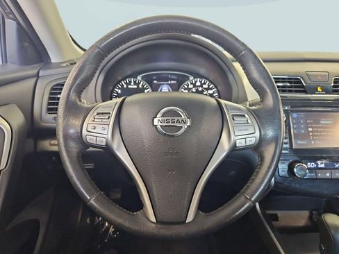 Used 2015 Nissan Altima 2.5 SV w/ Convenience Package FWD image 14