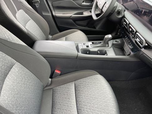 New 2026 Nissan Sentra SV w/ SV Convenience Package FWD image 19
