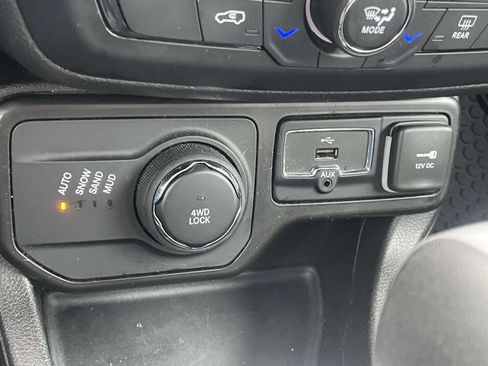 Certified 2023 Jeep Renegade Latitude image 5