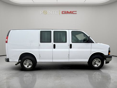 Used 2021 Chevrolet Express 2500 w/ Driver Convenience Package image 8
