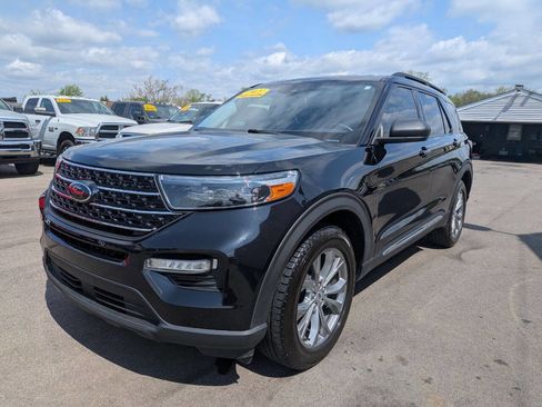 Used 2021 Ford Explorer XLT w/ Equipment Group 202A AWD/4WD image 6