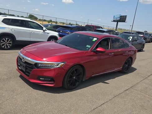 Used 2018 Honda Accord Touring image 1