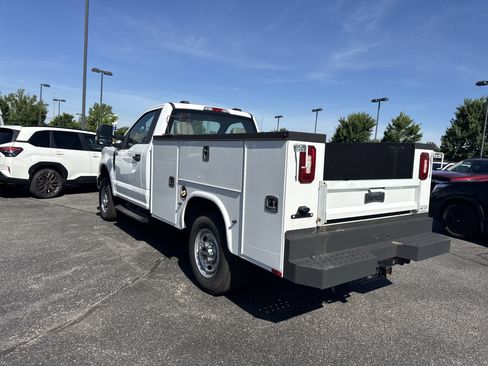 Used 2022 Ford F250 XL w/ Power Equipment Group AWD/4WD image 6