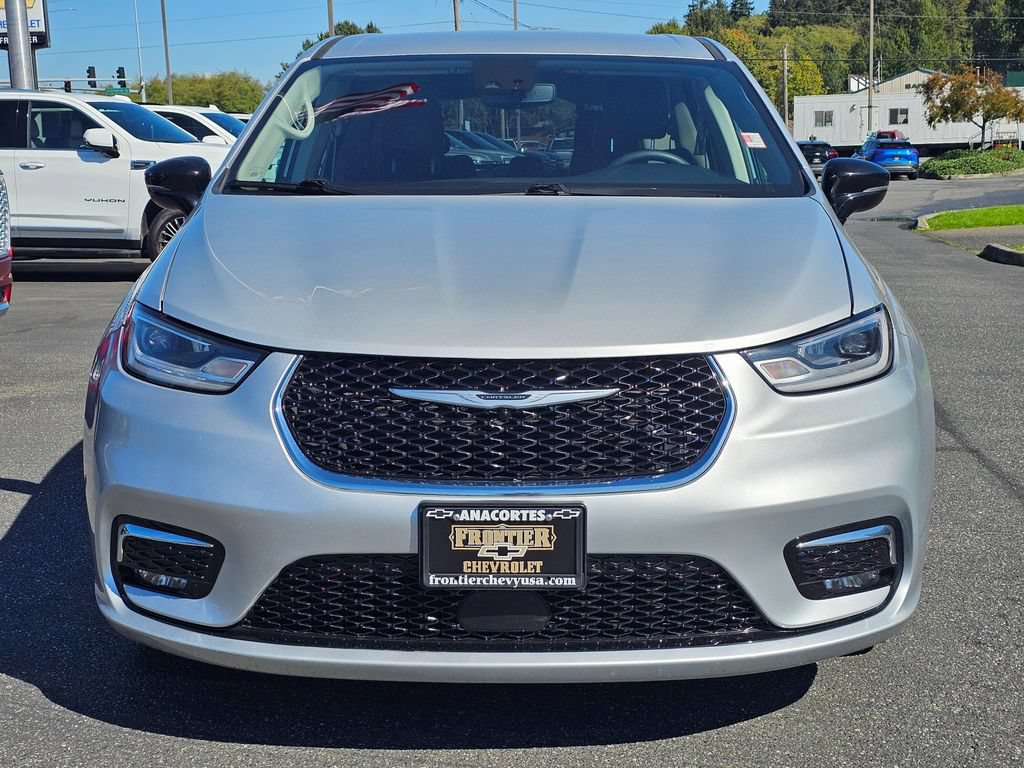 Used 2024 Chrysler Pacifica Touring-L FWD image 8