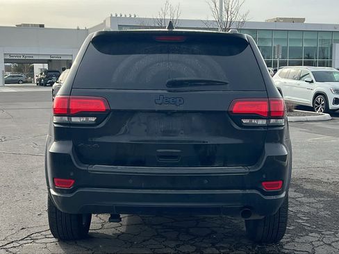 Used 2020 Jeep Grand Cherokee Laredo image 6