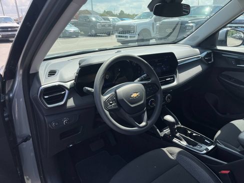 Used 2026 Chevrolet TrailBlazer LT FWD image 11