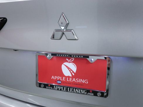 Used 2024 Mitsubishi Outlander SE image 28