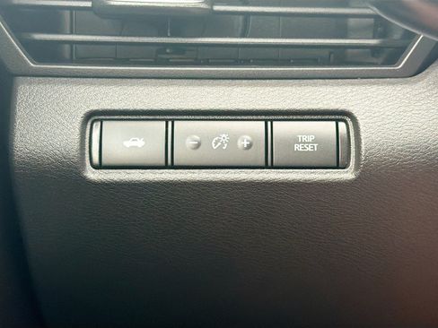 Used 2024 Nissan Altima 2.5 SV AWD/4WD image 17