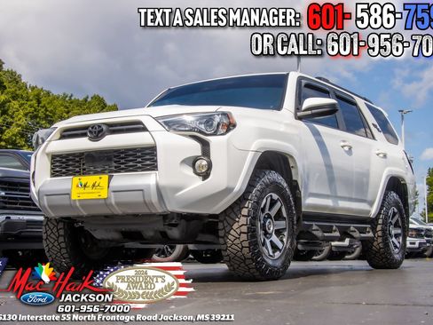 Used 2020 Toyota 4Runner TRD Off-Road AWD/4WD image 4
