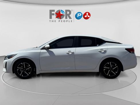 Used 2024 Nissan Sentra SV image 2