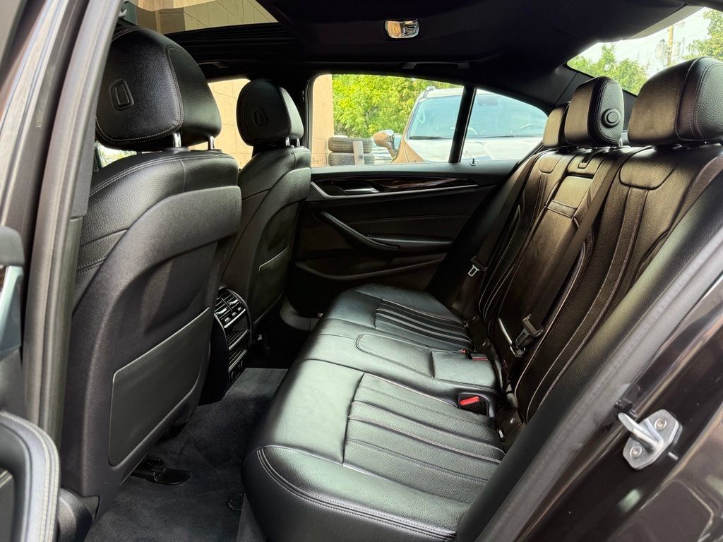 Used 2018 BMW 530i xDrive AWD/4WD image 12