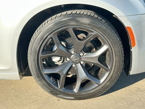Used 2023 Chrysler 300 S image 10