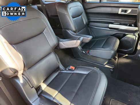 Used 2022 Ford Explorer XLT w/ Equipment Group 202A image 18