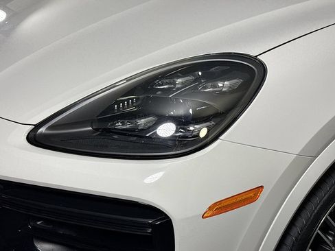 Used 2023 Porsche Cayenne Turbo S AWD/4WD image 52