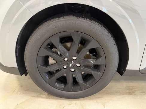 Used 2022 Kia Carnival SX image 31