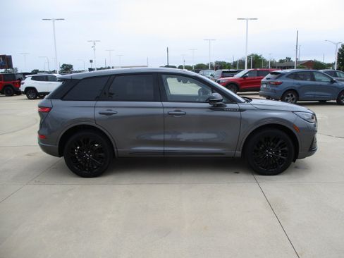 Used 2023 Lincoln Corsair AWD w/ Equipment Group 101A image 7