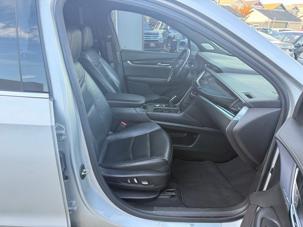 Used 2020 Cadillac XT6 Premium Luxury FWD image 18