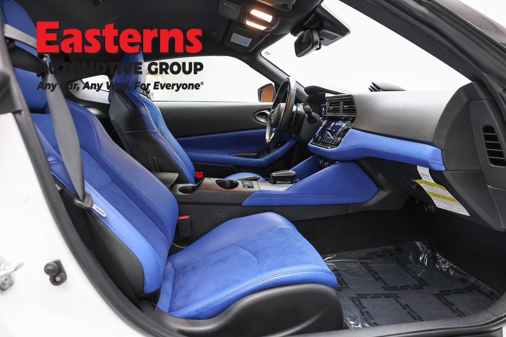 Used 2025 Nissan Z Performance w/ Floor Mat Package RWD image 24