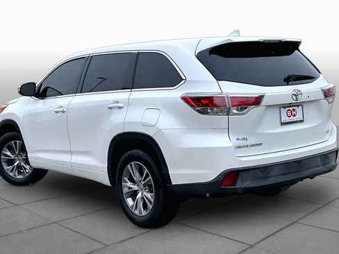 Used 2015 Toyota Highlander Plus FWD image 12