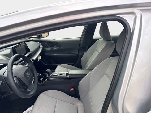 Used 2026 Toyota Prius LE FWD image 19