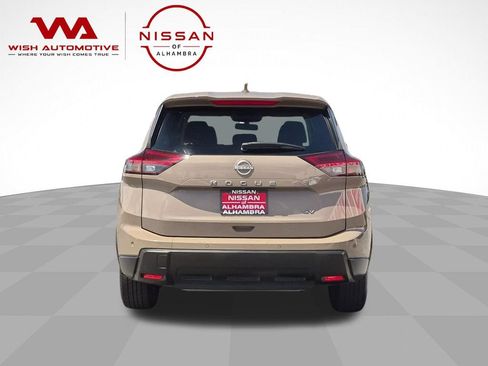 Certified 2024 Nissan Rogue SV FWD image 6