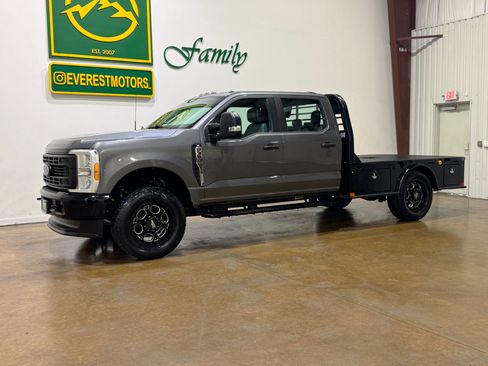 Used 2023 Ford F350 XL image 3
