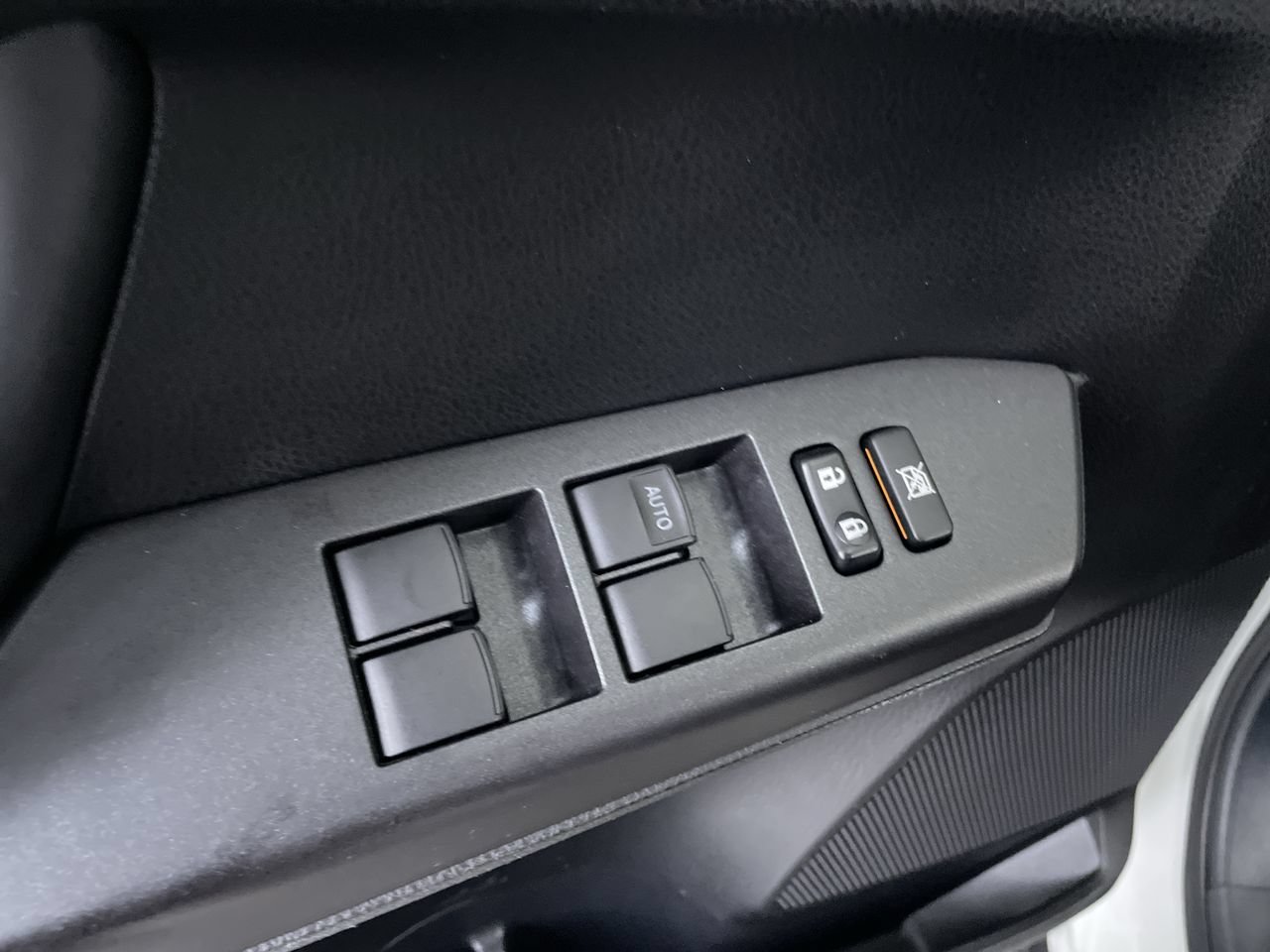 Used 2018 Toyota RAV4 XLE w/ Plus Extra Value Package AWD/4WD image 12