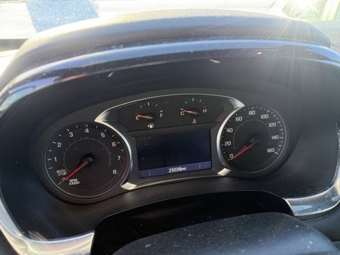 Used 2023 Chevrolet Traverse LT image 6