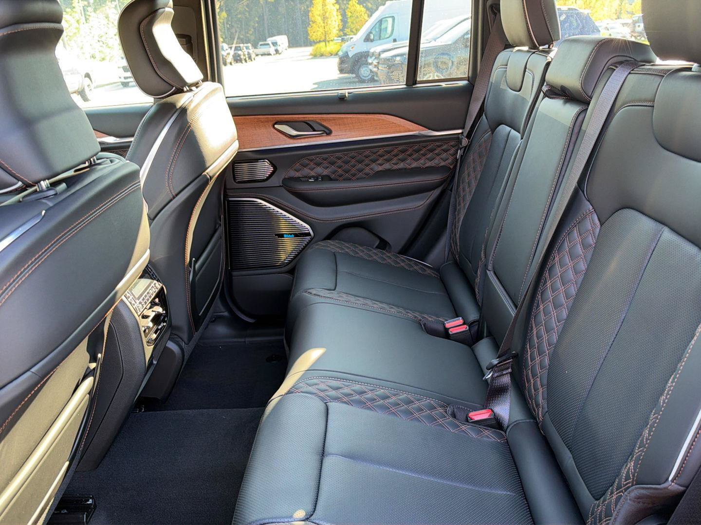 New 2027 Jeep Grand Cherokee Summit AWD/4WD image 28