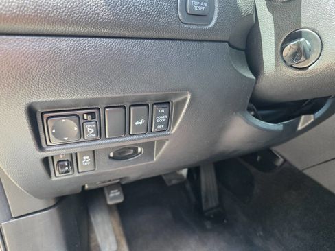 Used 2013 INFINITI FX37 AWD w/ Premium Pkg image 14