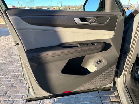 Certified 2025 Volkswagen Atlas Peak Edition SE image 12