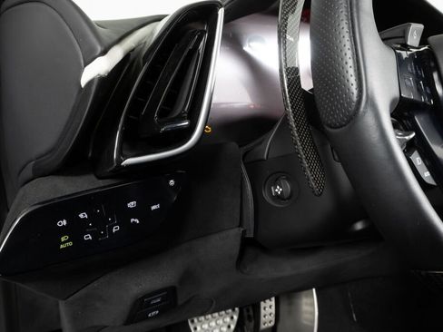 Used 2024 Ferrari Roma Spider image 28