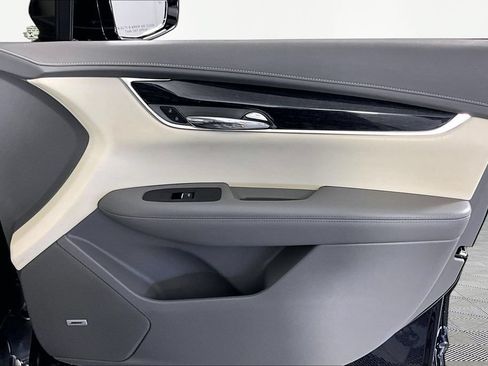 Certified 2021 Cadillac XT6 Premium Luxury FWD image 27