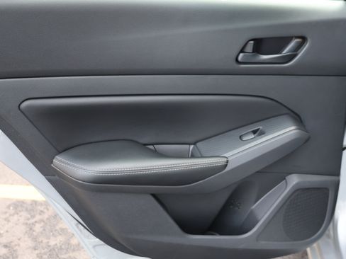 Used 2024 Nissan Altima 2.5 SV FWD image 14