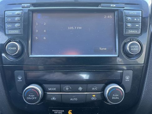 Used 2018 Nissan Rogue Sport SL image 16