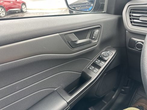 Used 2025 Ford Escape Active AWD/4WD image 21