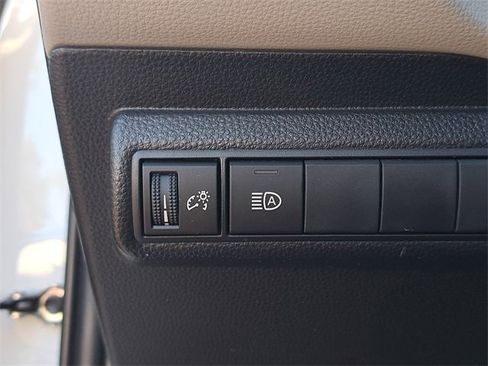 Used 2022 Toyota Corolla LE image 23