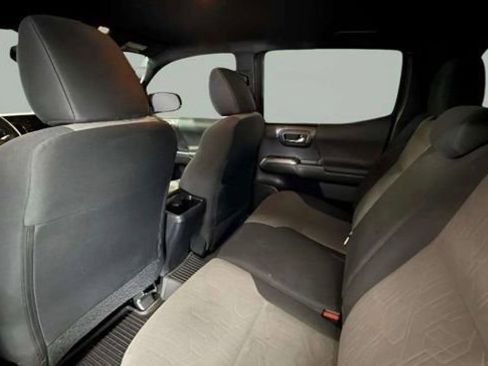 Used 2023 Toyota Tacoma TRD Sport image 29