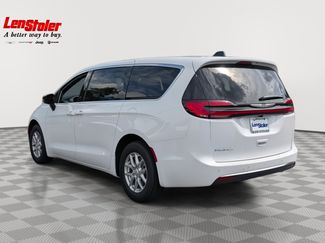 New 2026 Chrysler Pacifica Select video 2