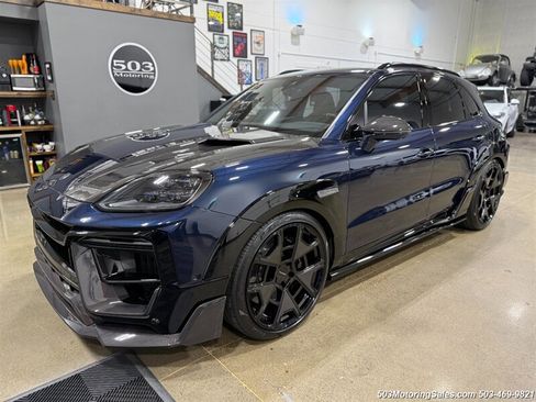 Used 2024 Porsche Cayenne Turbo AWD/4WD image 11