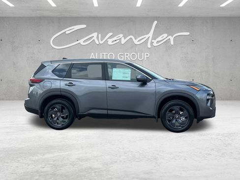 New 2026 Nissan Rogue SV FWD image 18